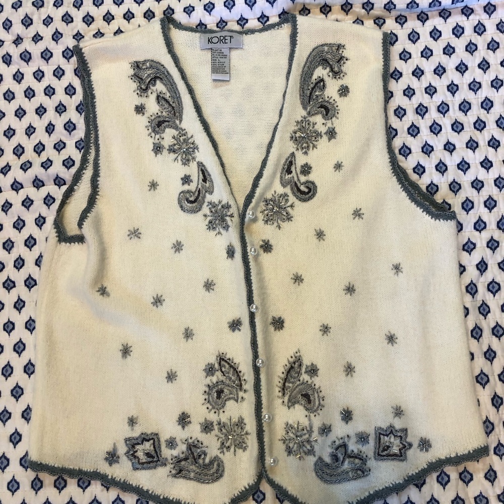 Koret Cream and Gray Embroidered Vest Large